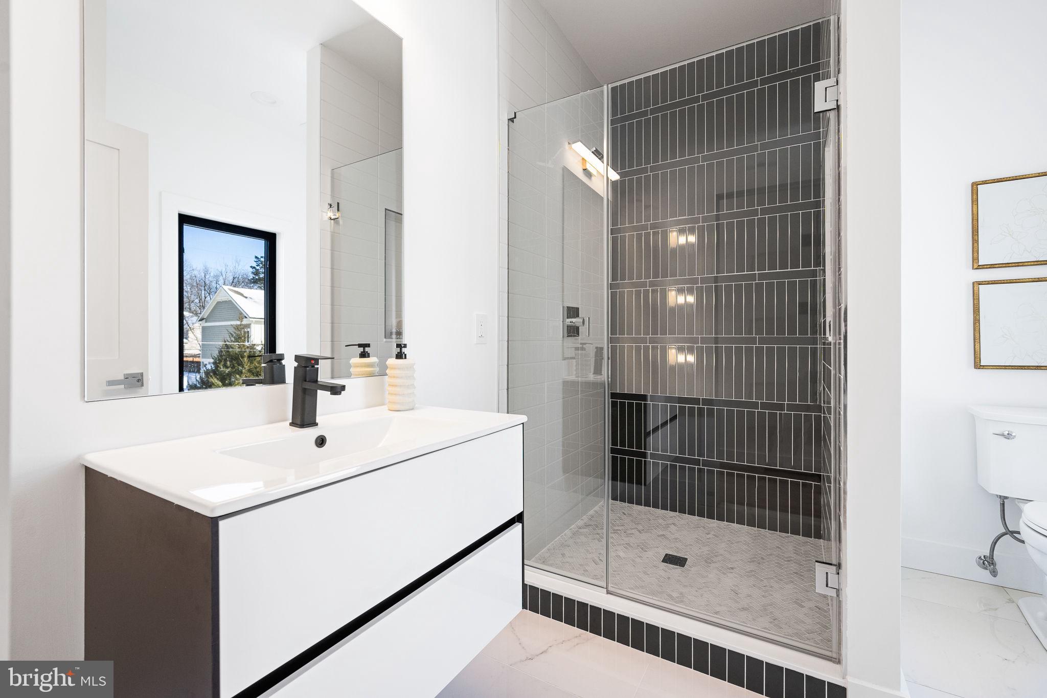 CHURCHILL SQUARE - Residential