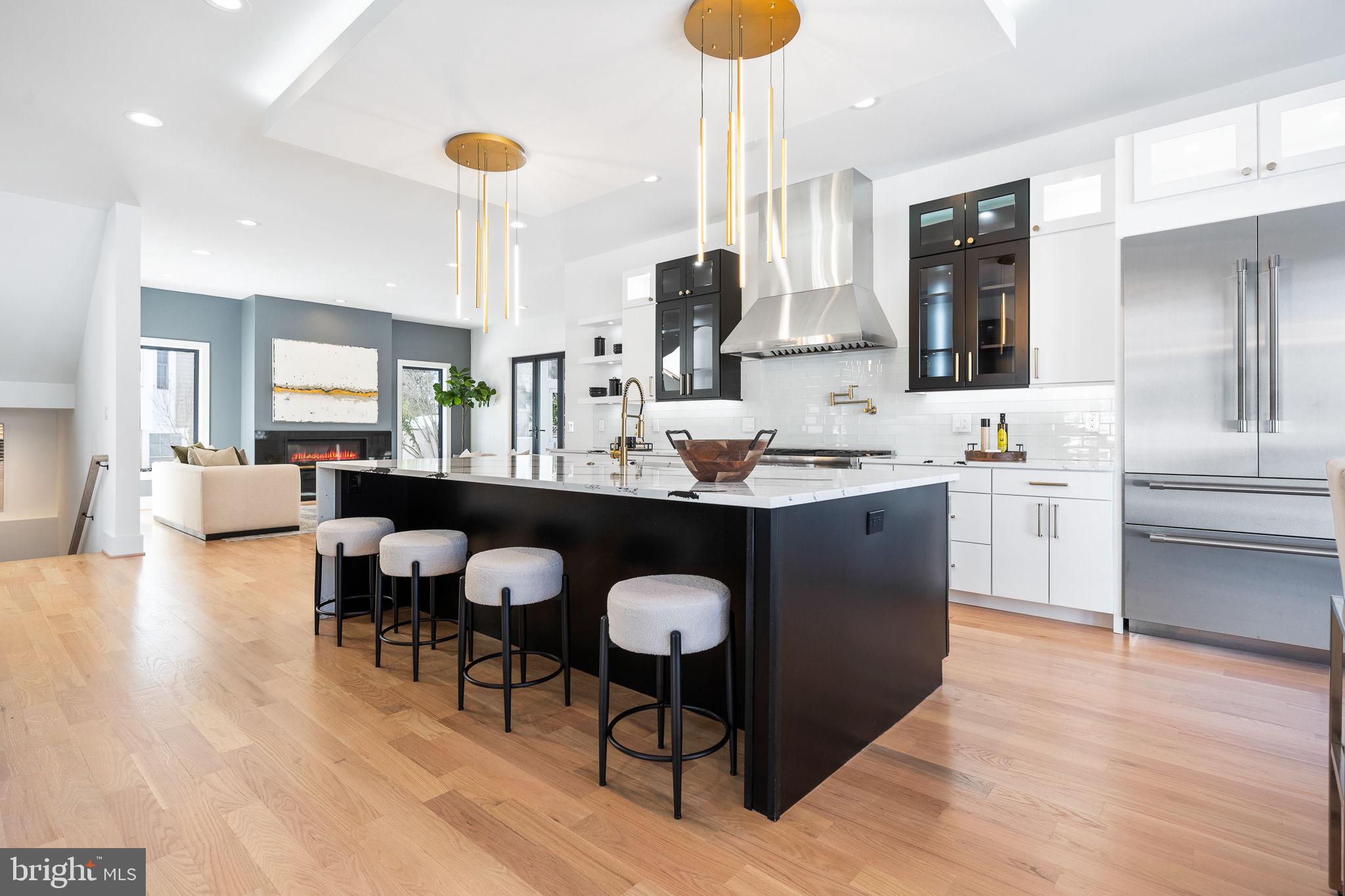 CHURCHILL SQUARE - Residential