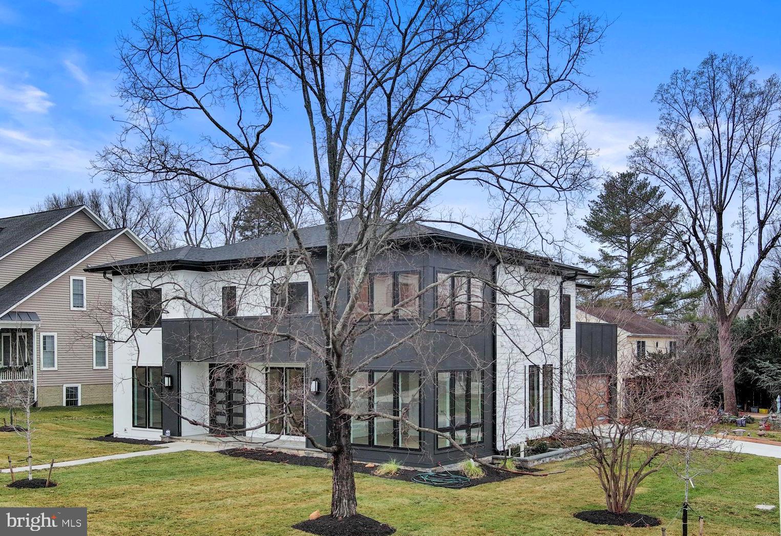 CHURCHILL SQUARE - Residential