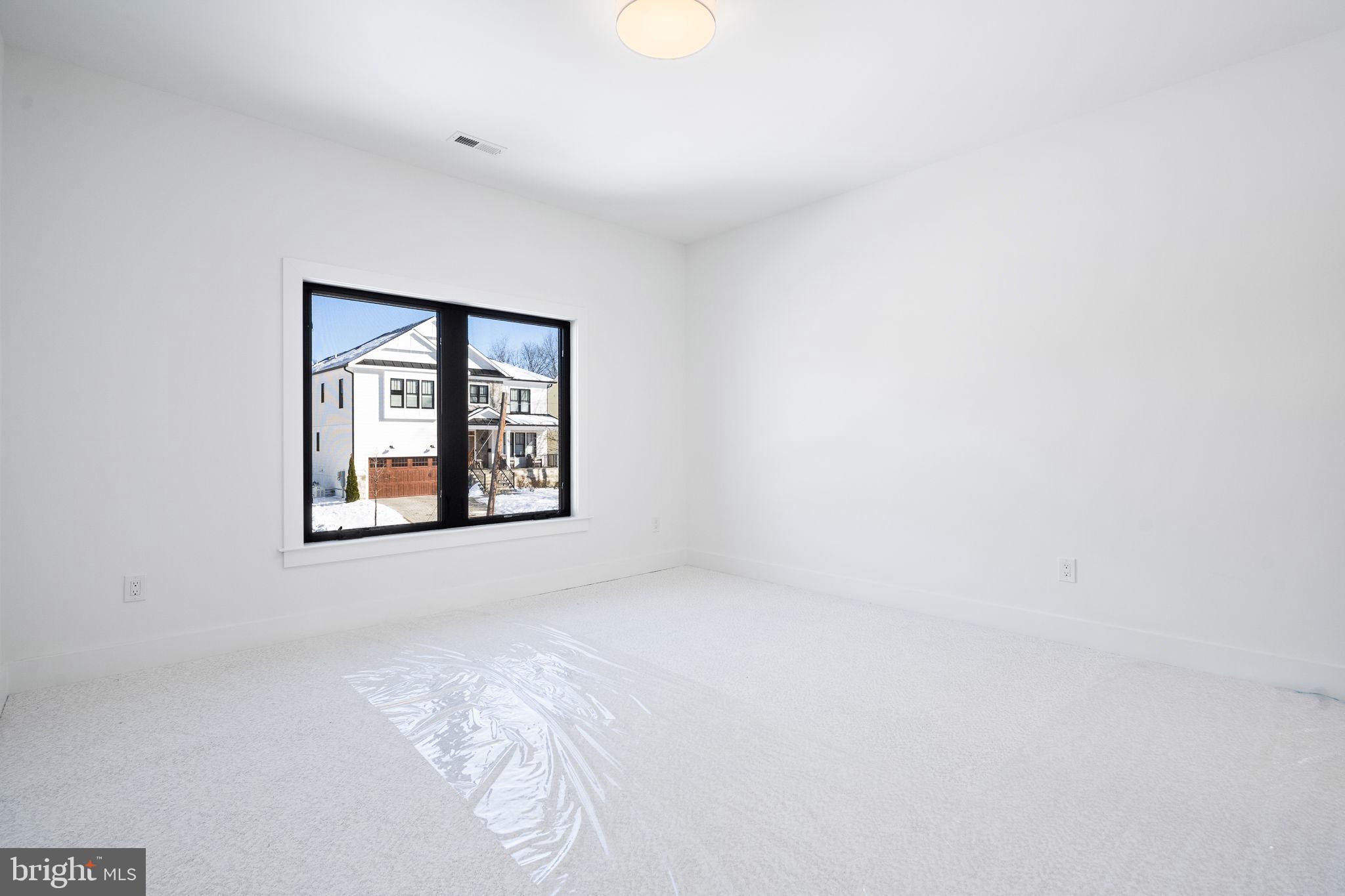 CHURCHILL SQUARE - Residential