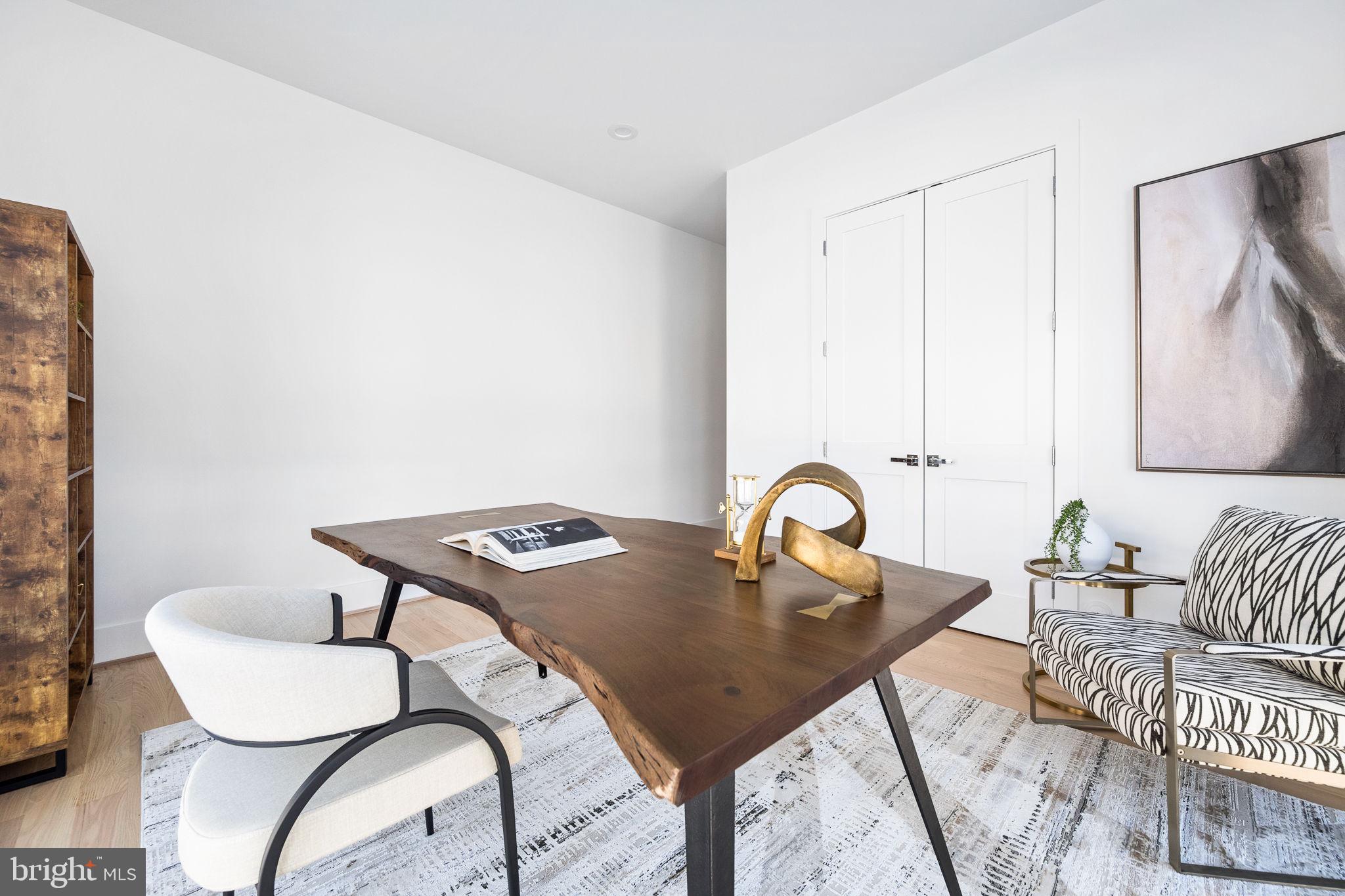 CHURCHILL SQUARE - Residential