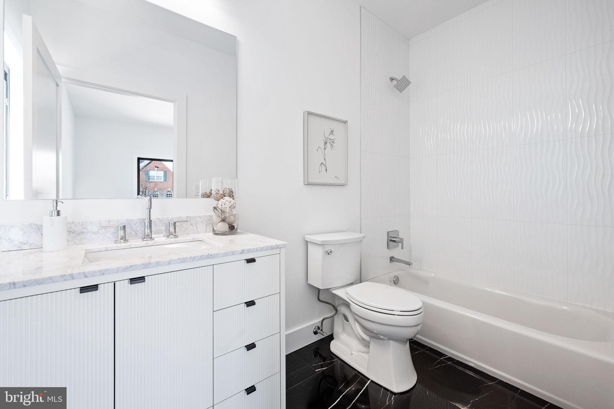 CHURCHILL SQUARE - Residential