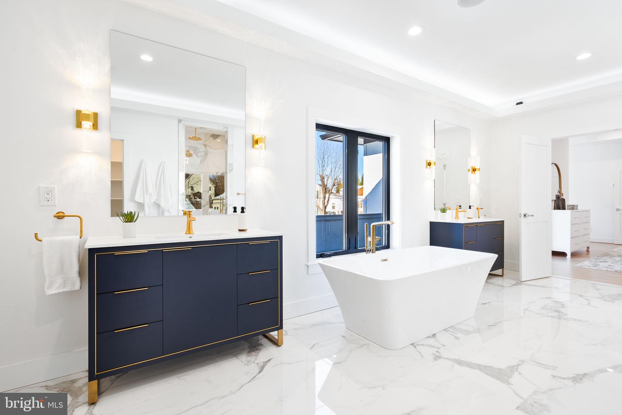 CHURCHILL SQUARE - Residential