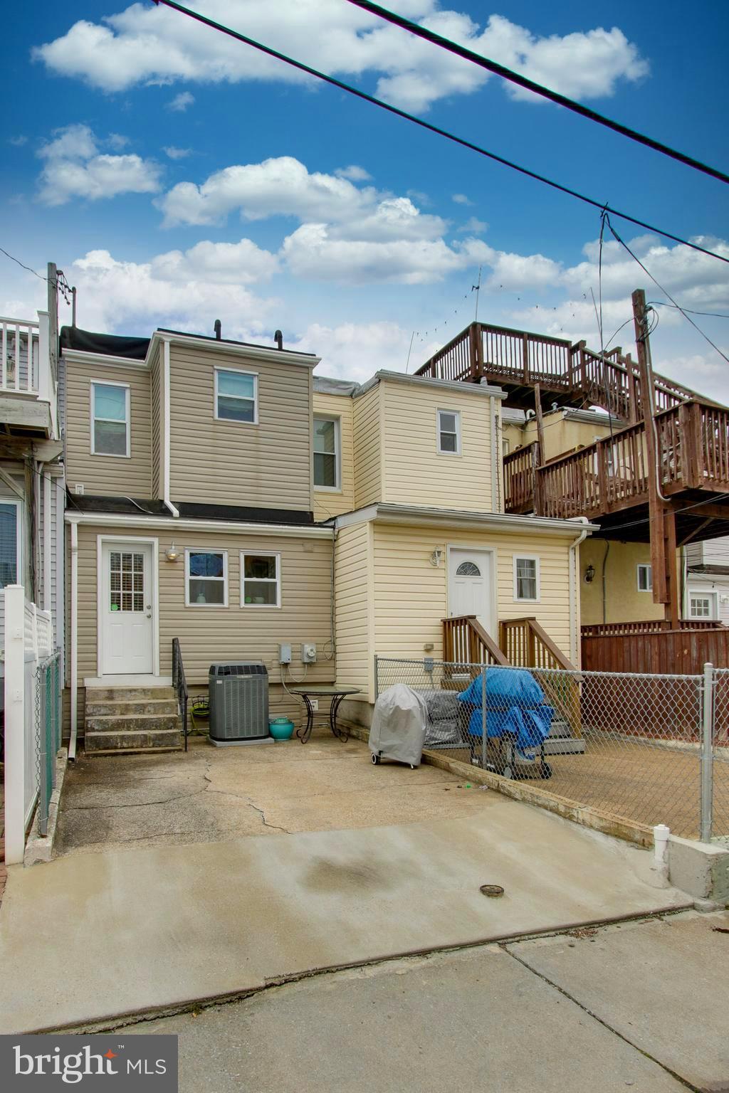 RIVERSIDE - Residential