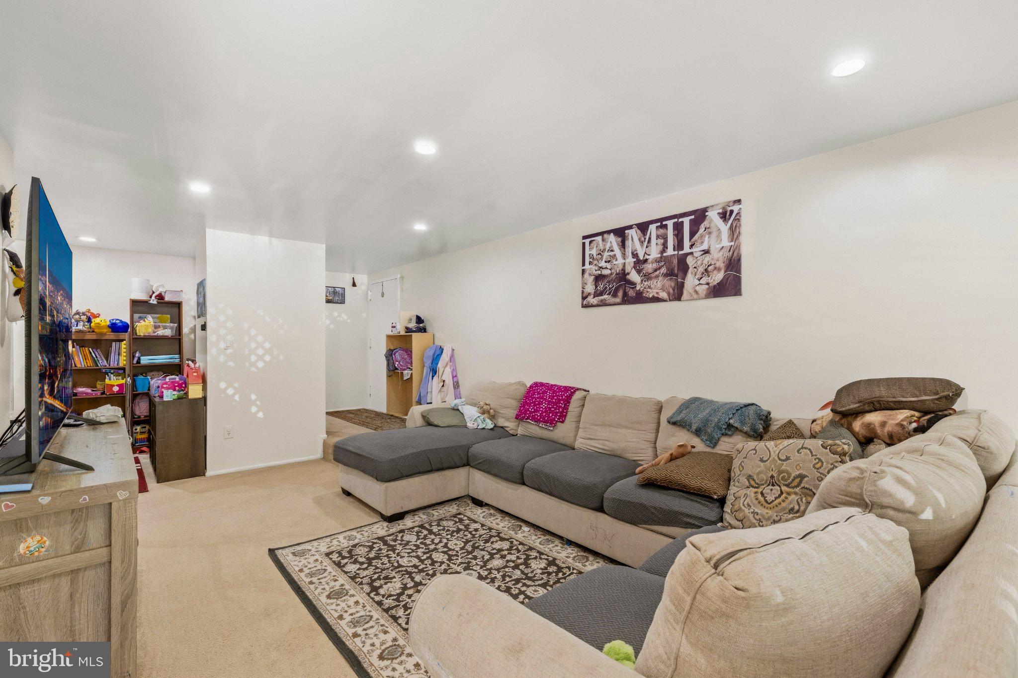411 CHRISTOPHER AVENUE 75