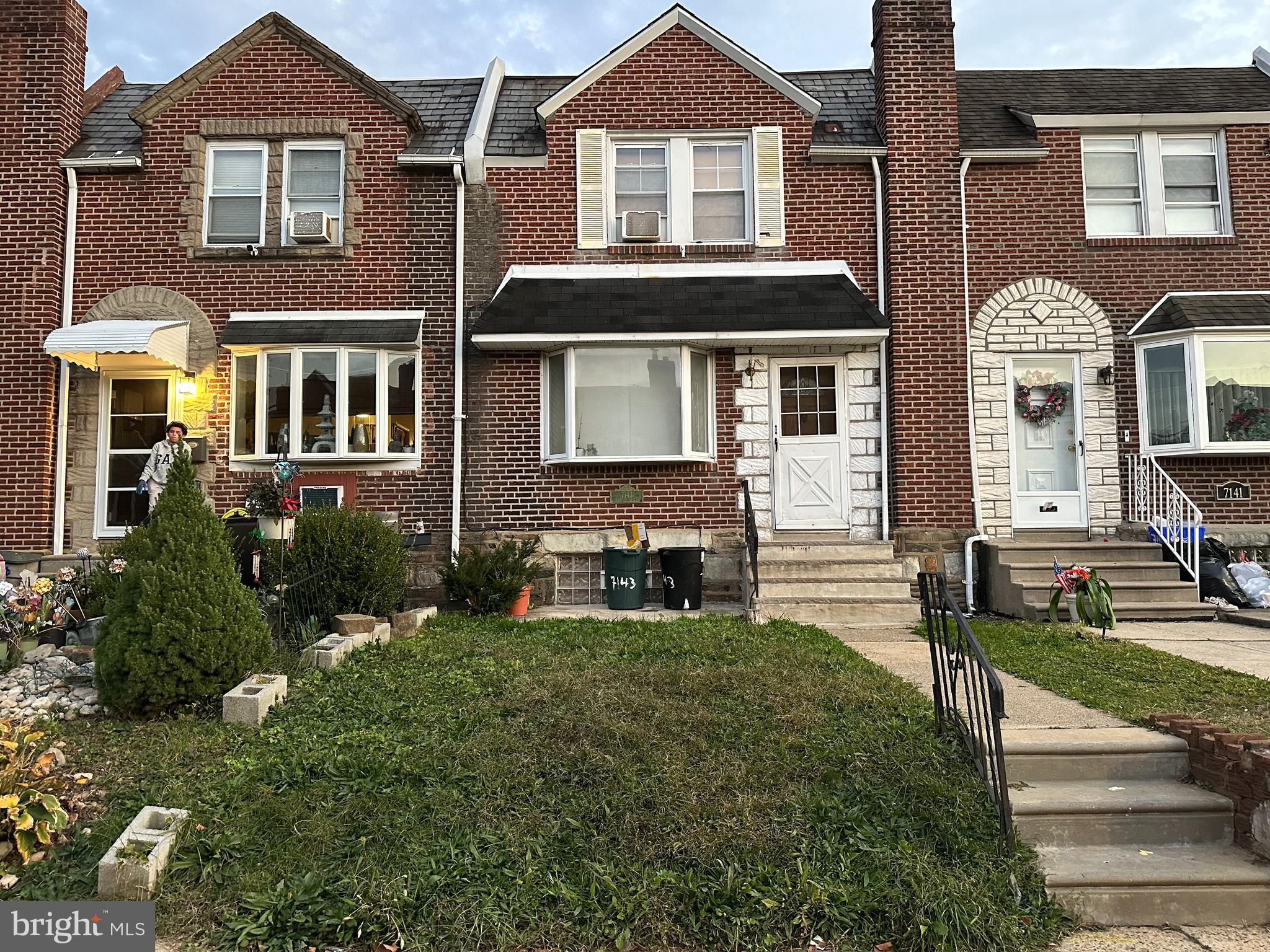 MAYFAIR (EAST) - Residential