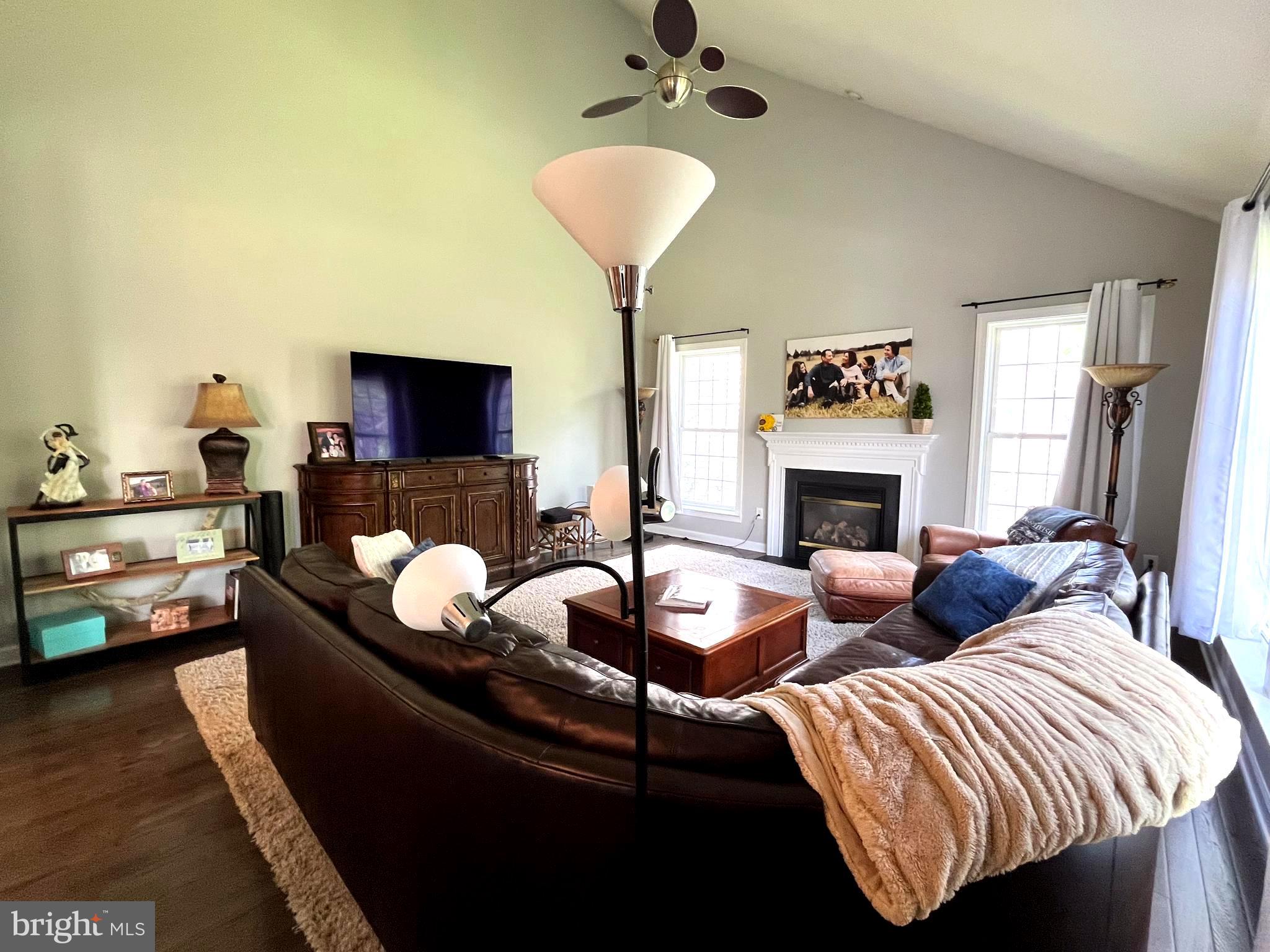 WEST GROVE ESTATES - Residential Lease