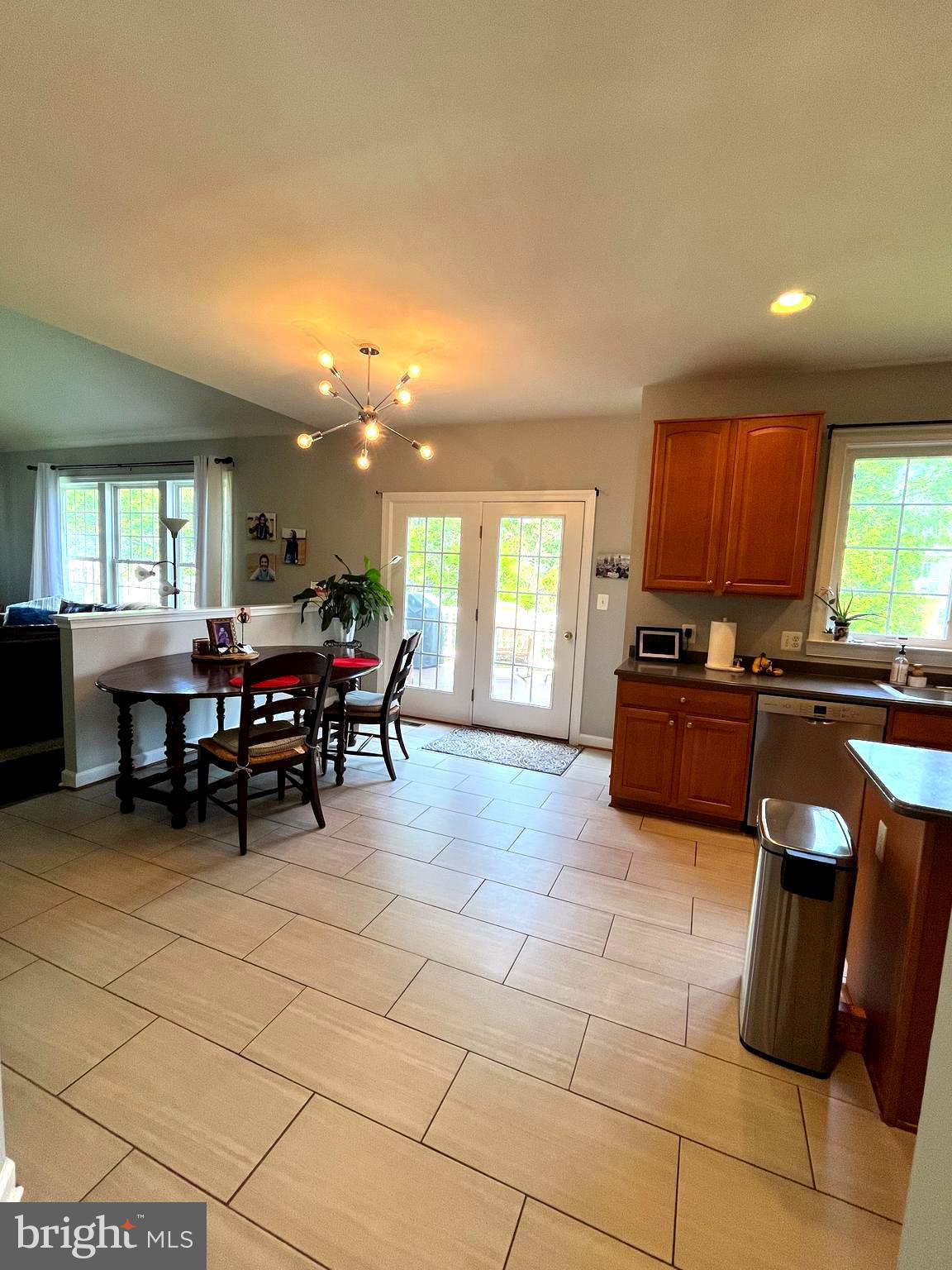 WEST GROVE ESTATES - Residential Lease