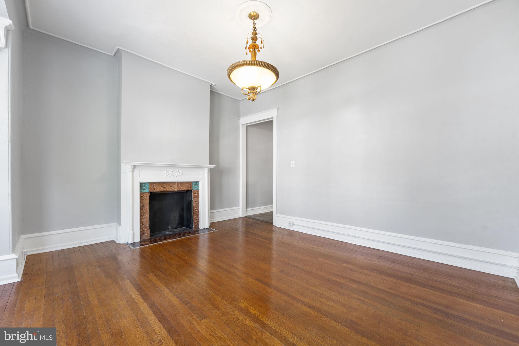 246 W ABBOTTSFORD AVENUE