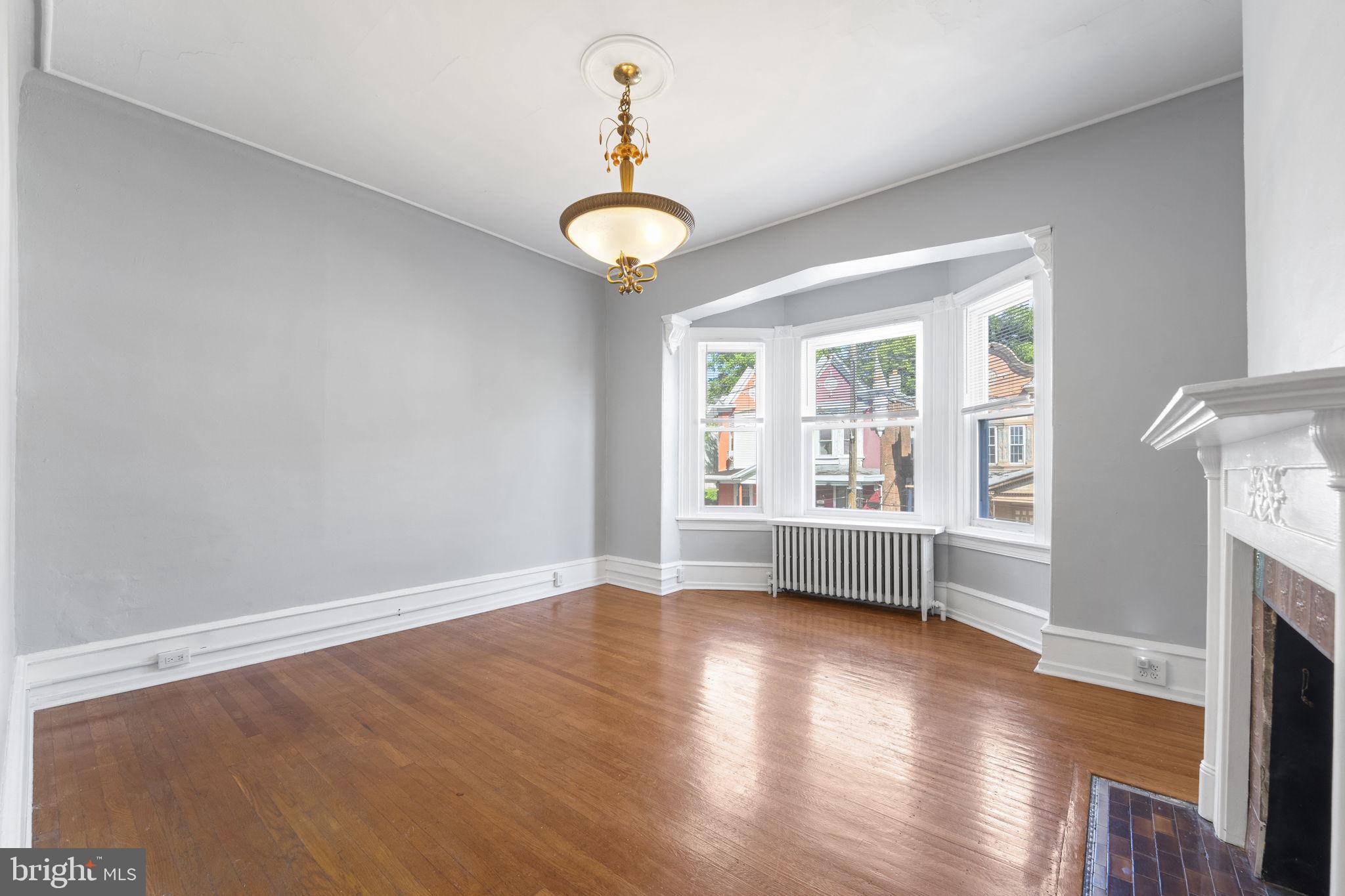 246 W ABBOTTSFORD AVENUE