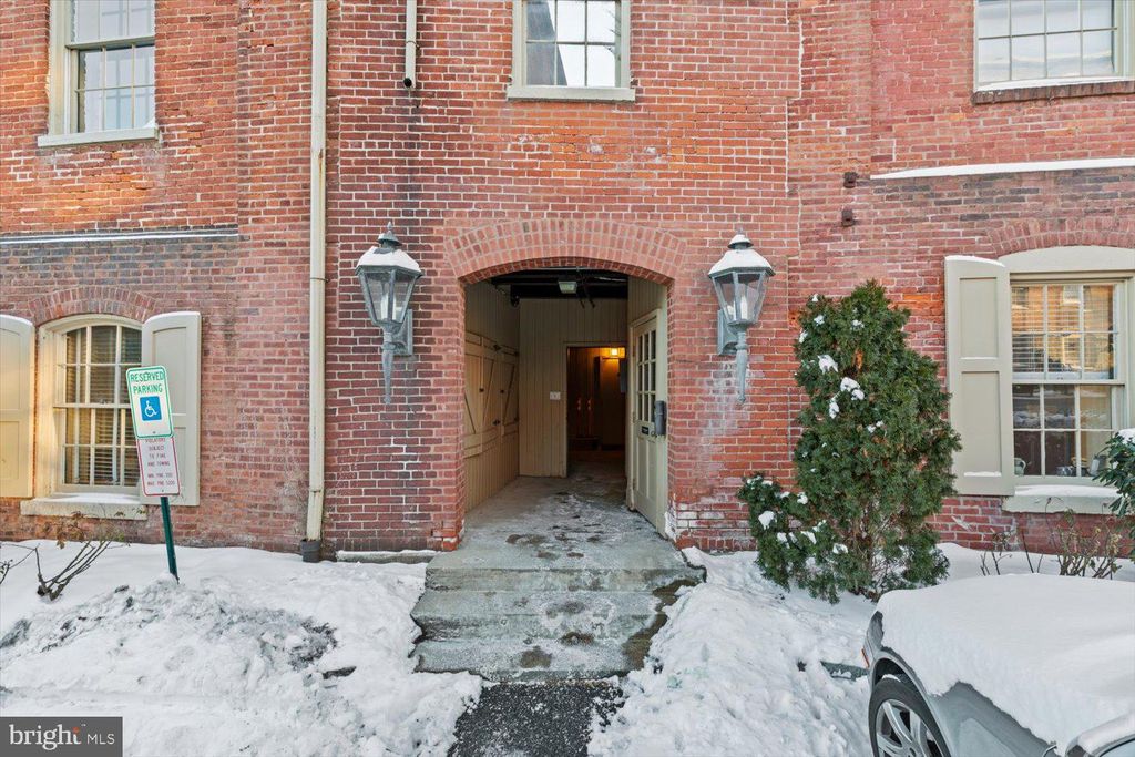 Photo of 231 N Shippen Street #UNIT 132, Lancaster, PA 17602 (MLS # PALA2045888)