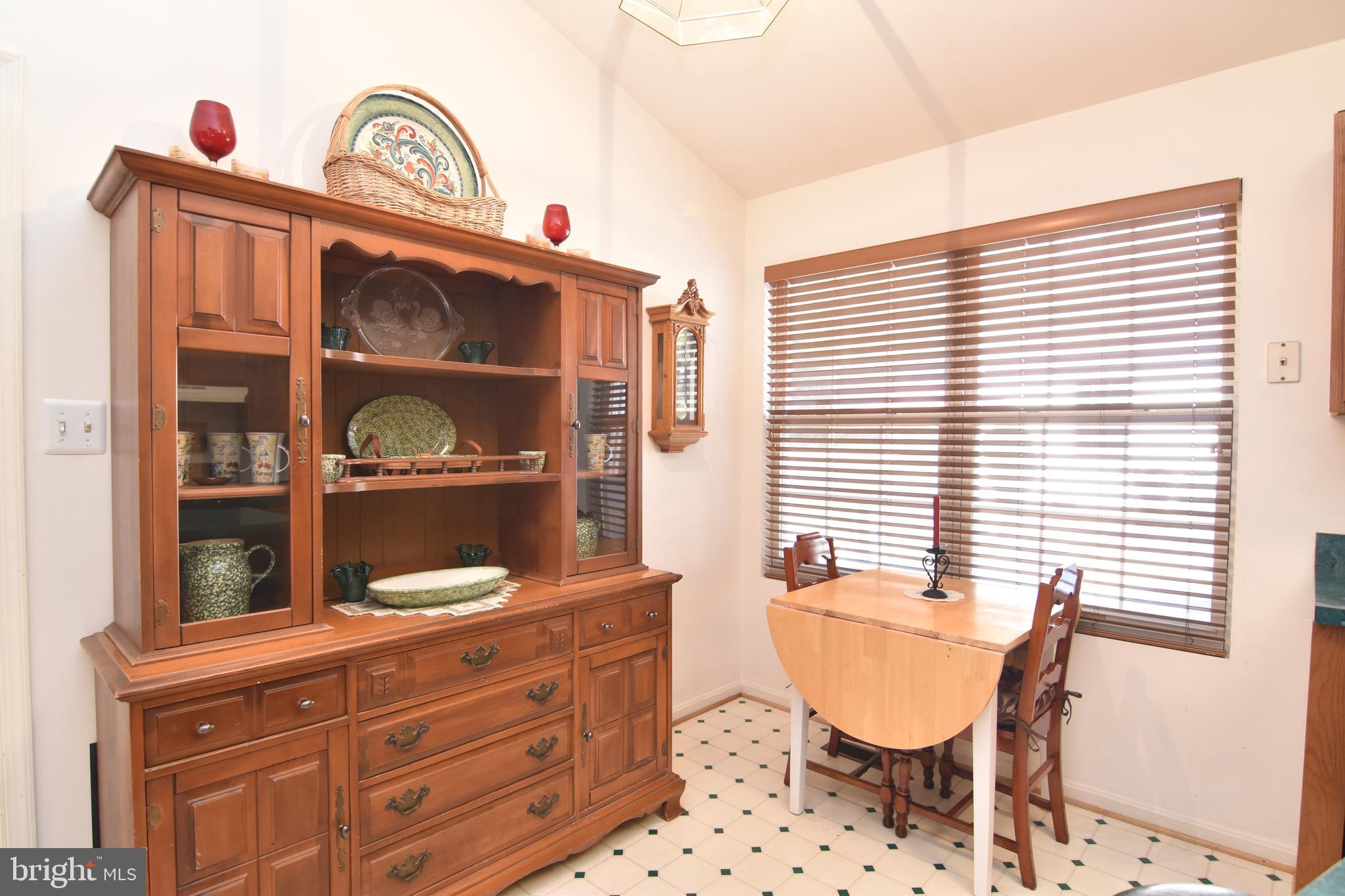 HILLS CORNER ESTATES - Residential