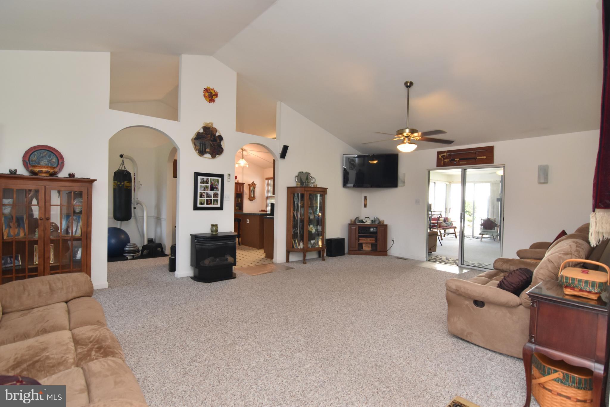 HILLS CORNER ESTATES - Residential