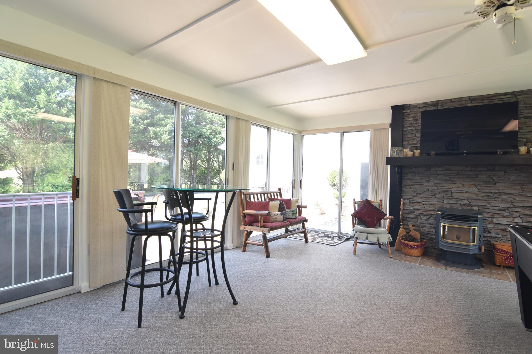 HILLS CORNER ESTATES - Residential