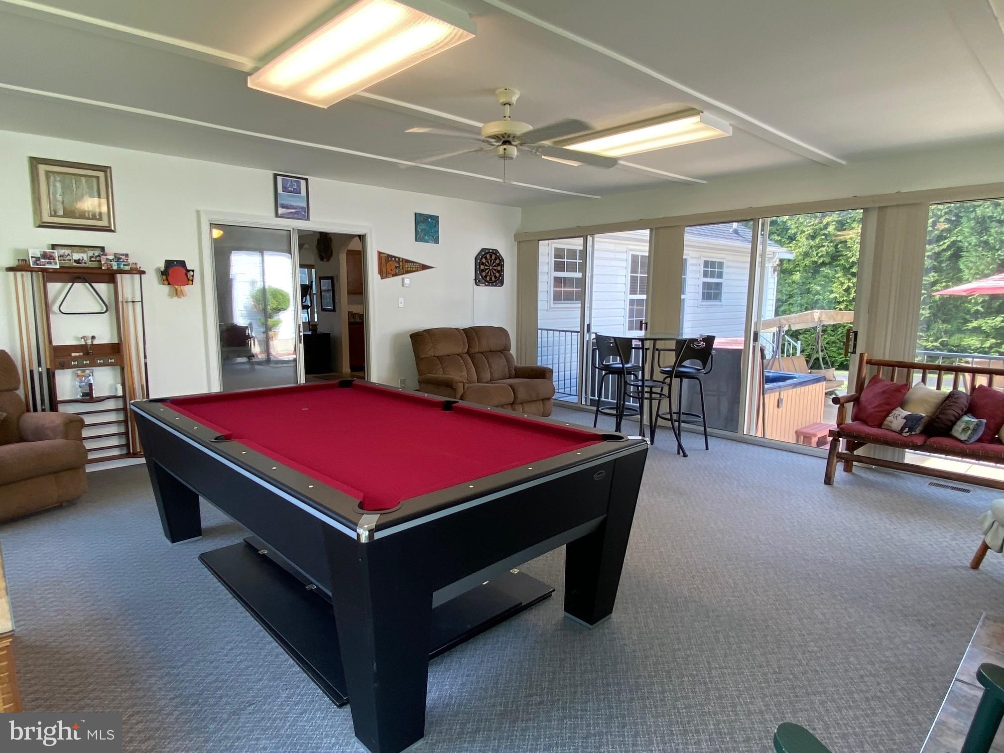 HILLS CORNER ESTATES - Residential