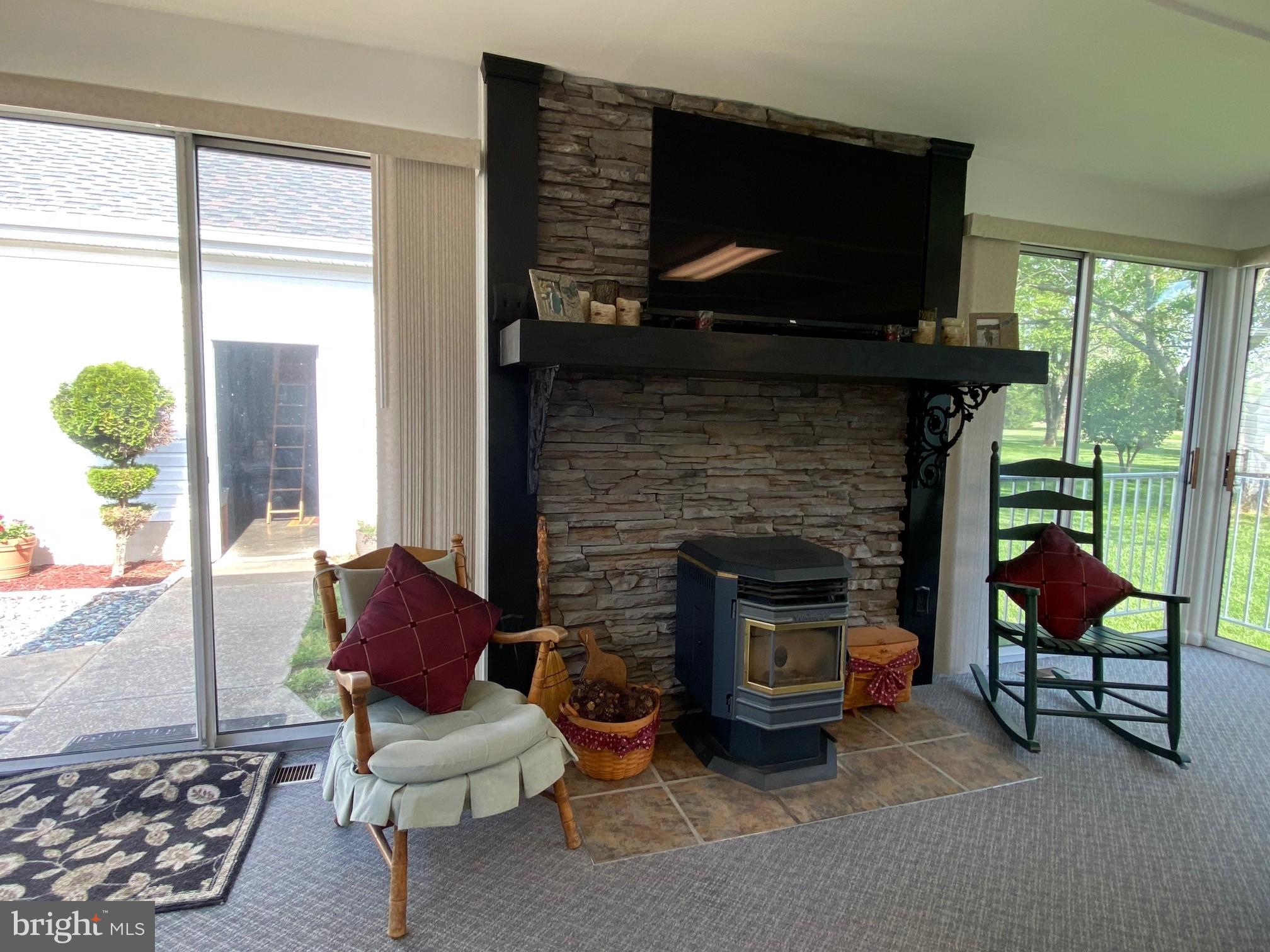 HILLS CORNER ESTATES - Residential