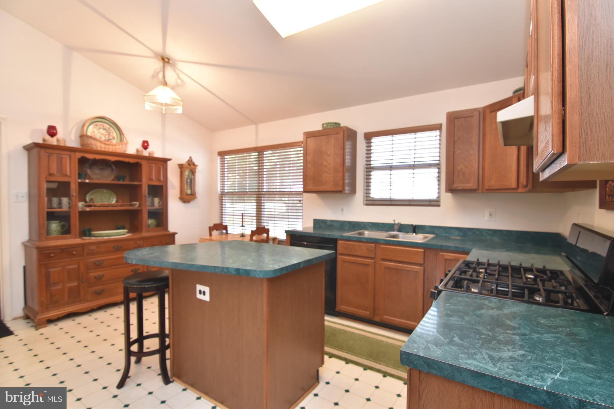 HILLS CORNER ESTATES - Residential