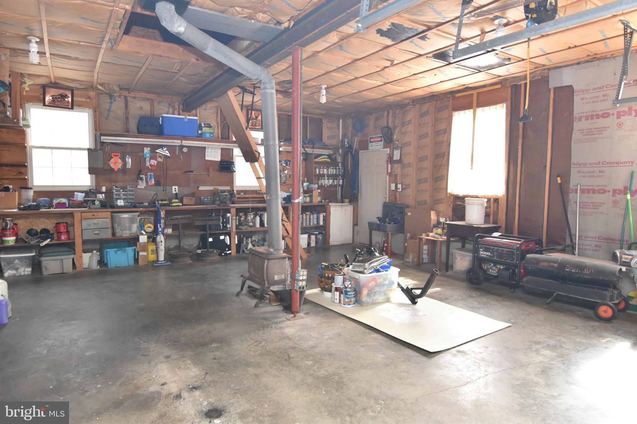 HILLS CORNER ESTATES - Residential