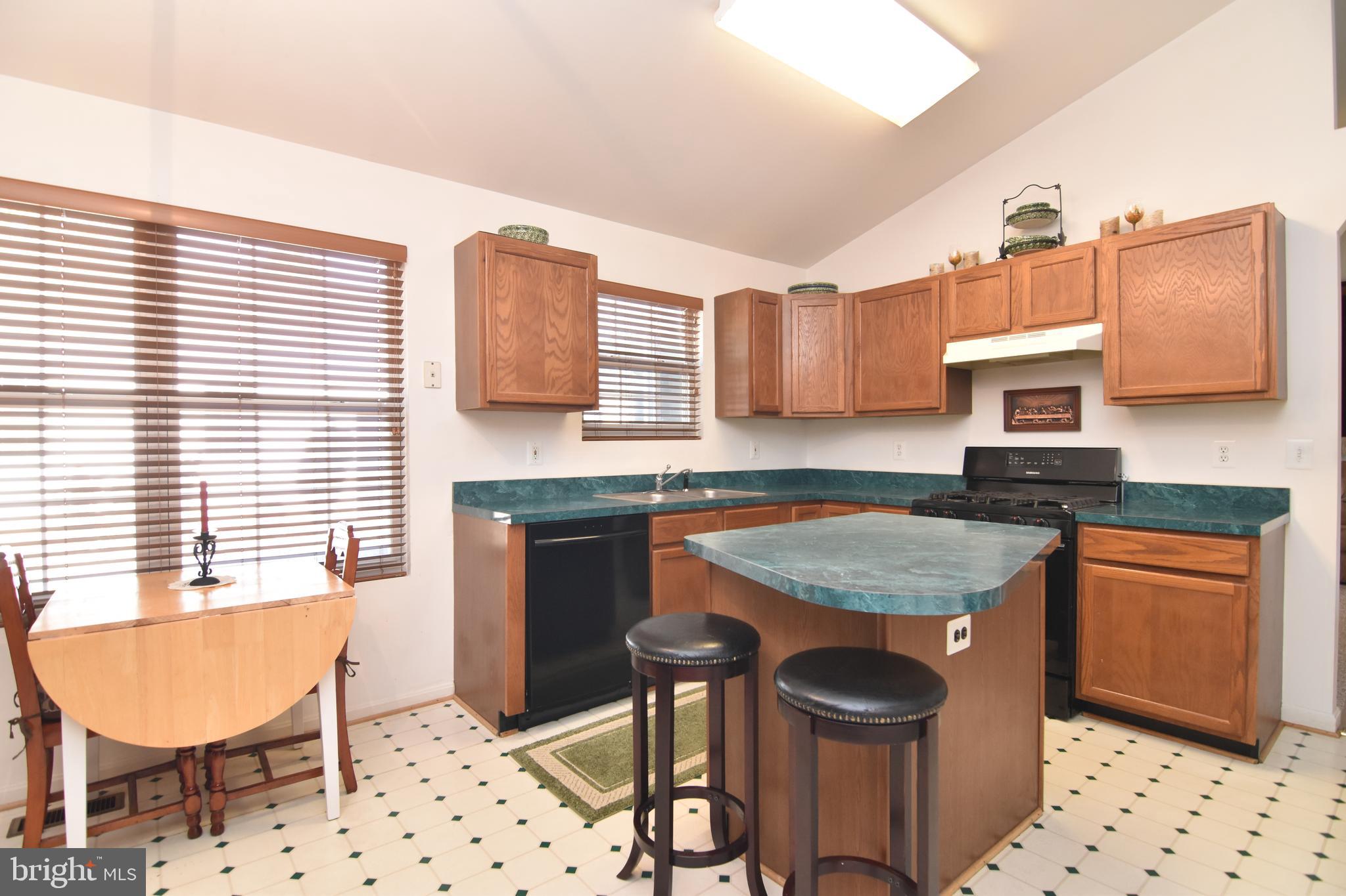 HILLS CORNER ESTATES - Residential