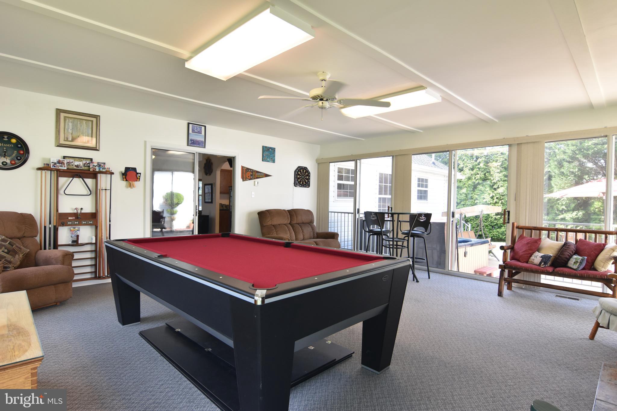 HILLS CORNER ESTATES - Residential