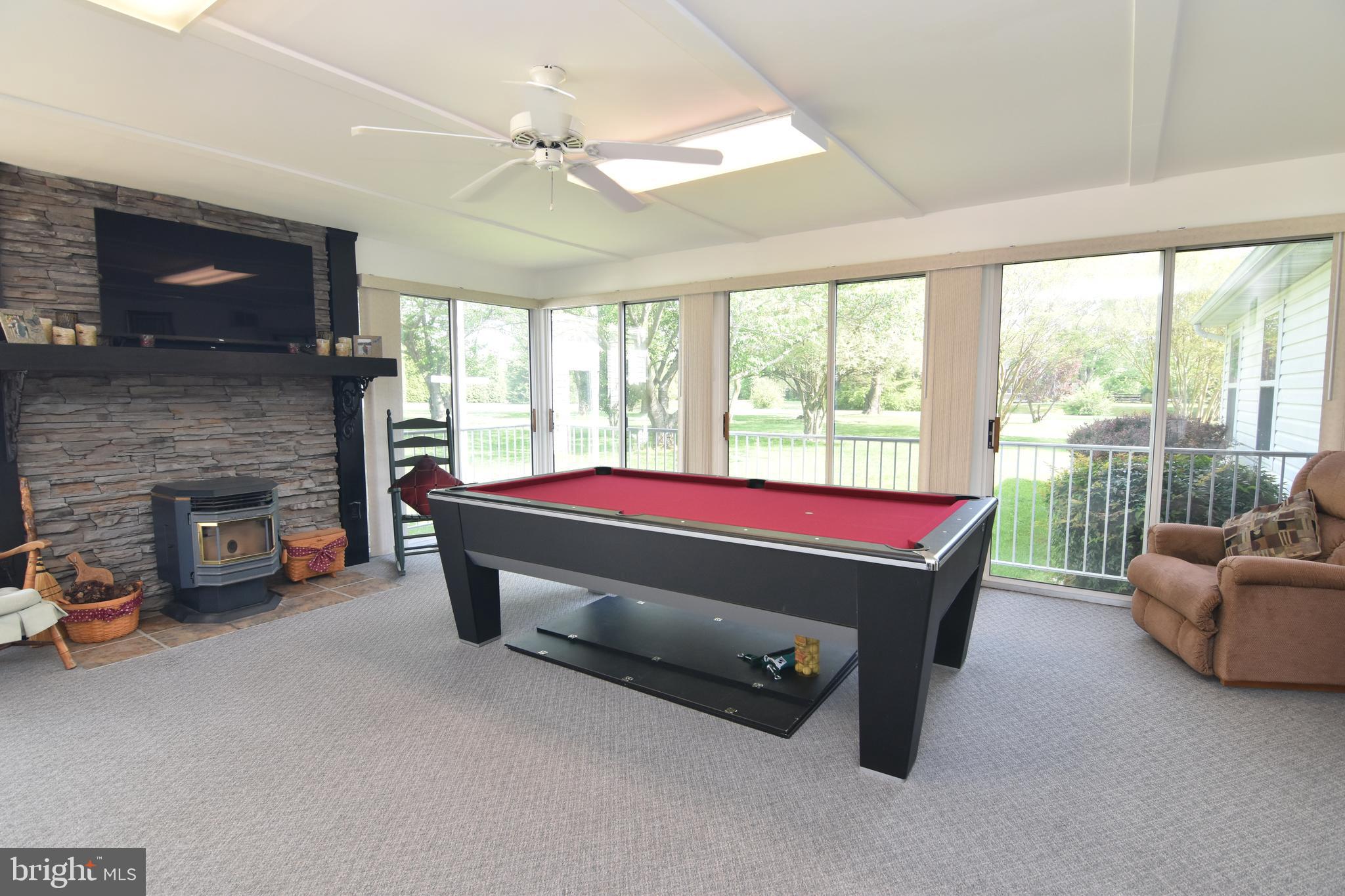 HILLS CORNER ESTATES - Residential