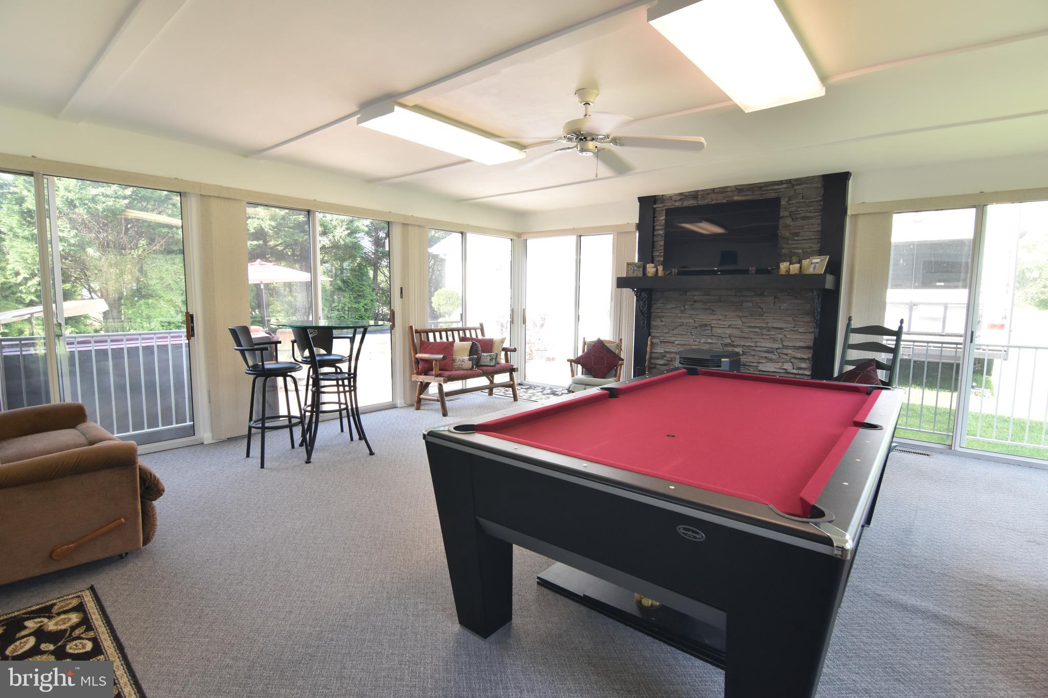 HILLS CORNER ESTATES - Residential