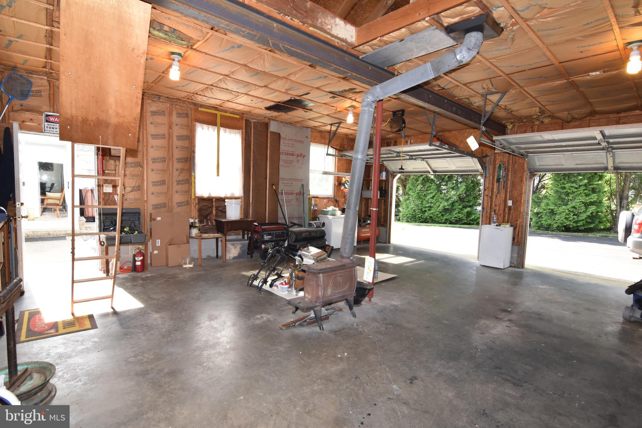 HILLS CORNER ESTATES - Residential