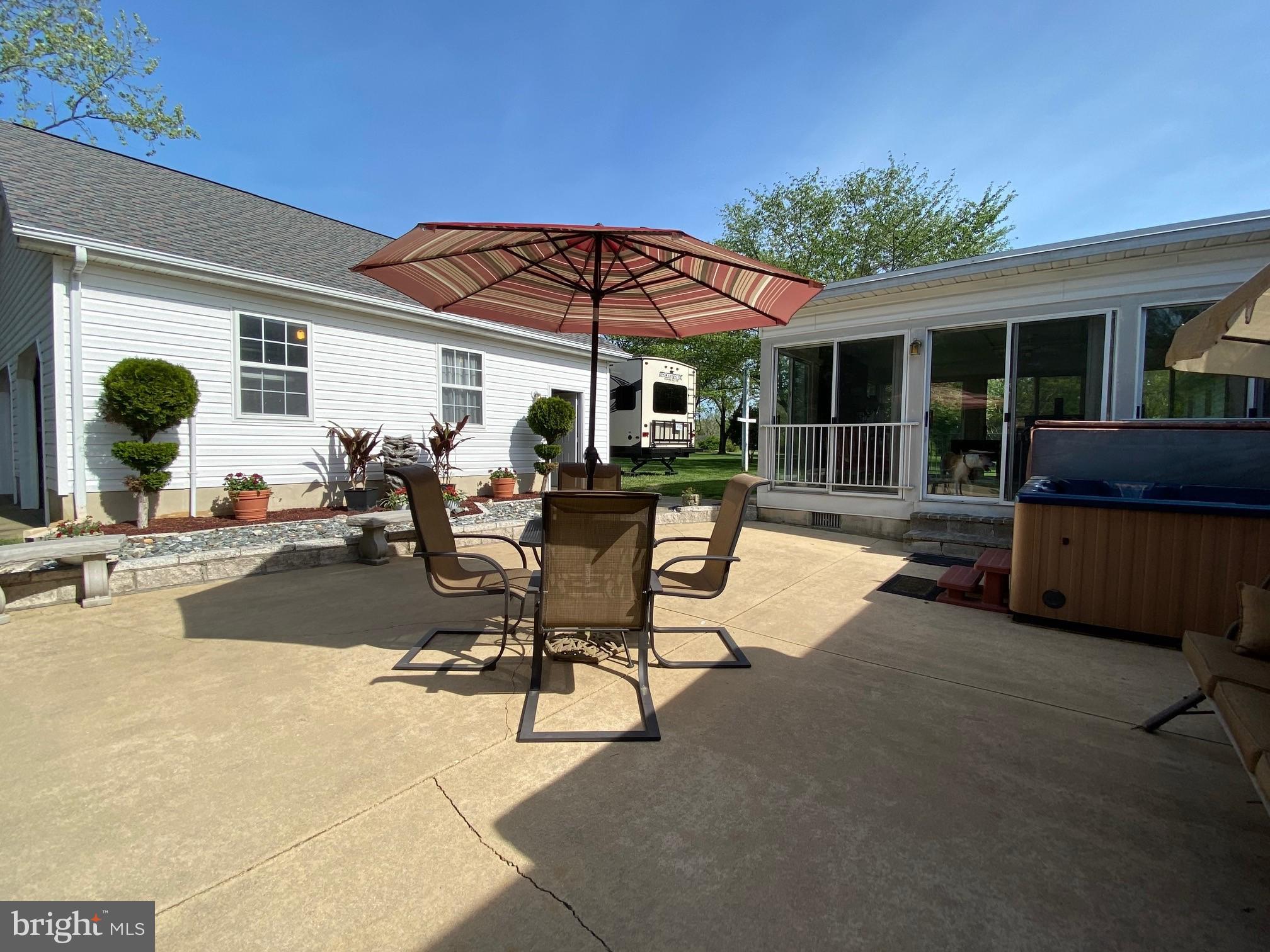 HILLS CORNER ESTATES - Residential