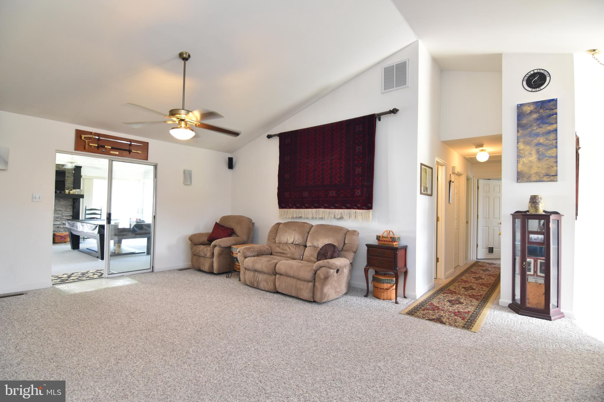 HILLS CORNER ESTATES - Residential