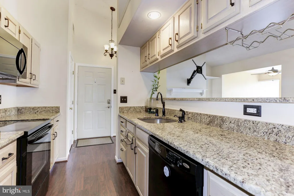 13107 Briarcliff Terrace Unit 2-211, Germantown, MD 20874