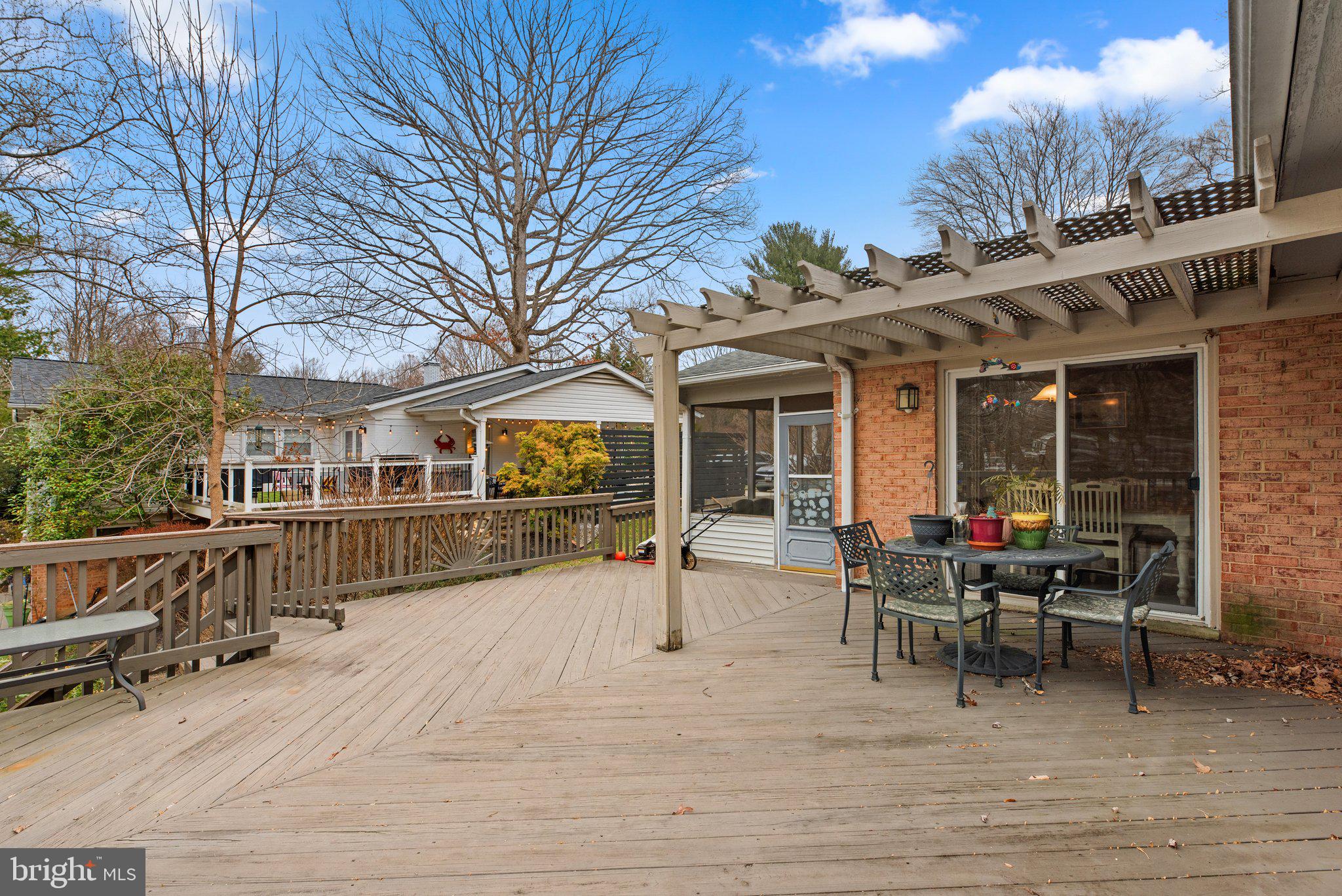 MANOR WOODS - Residential