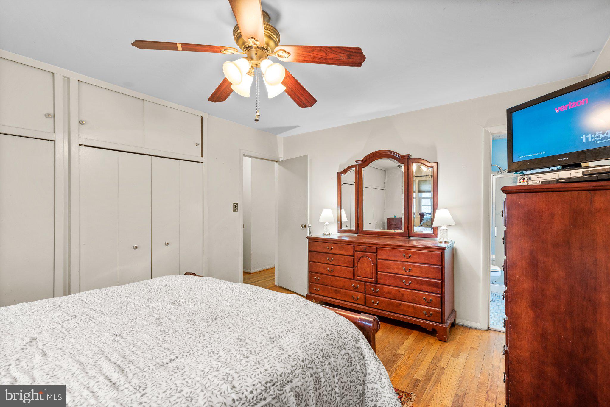 MANOR WOODS - Residential