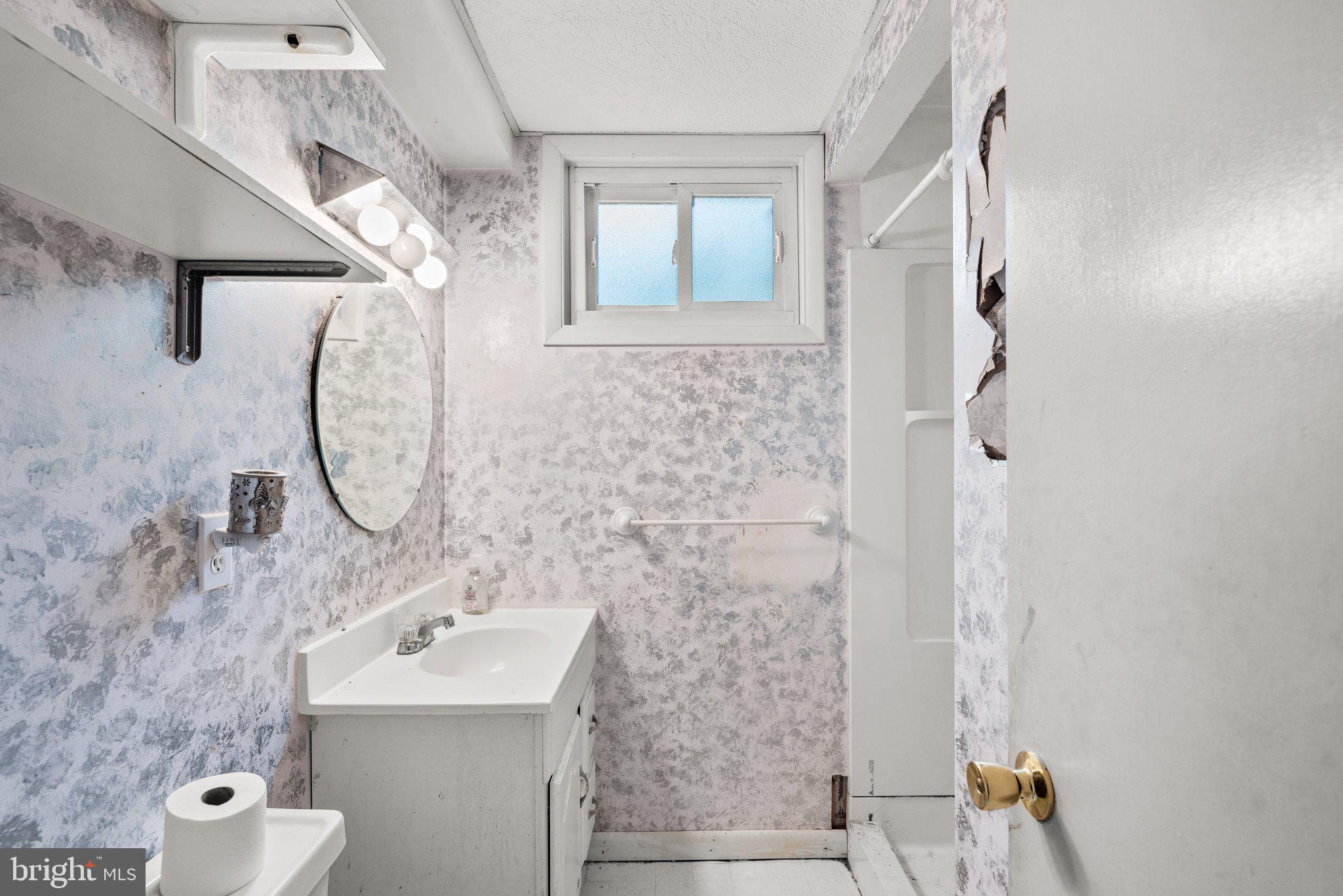 MANOR WOODS - Residential