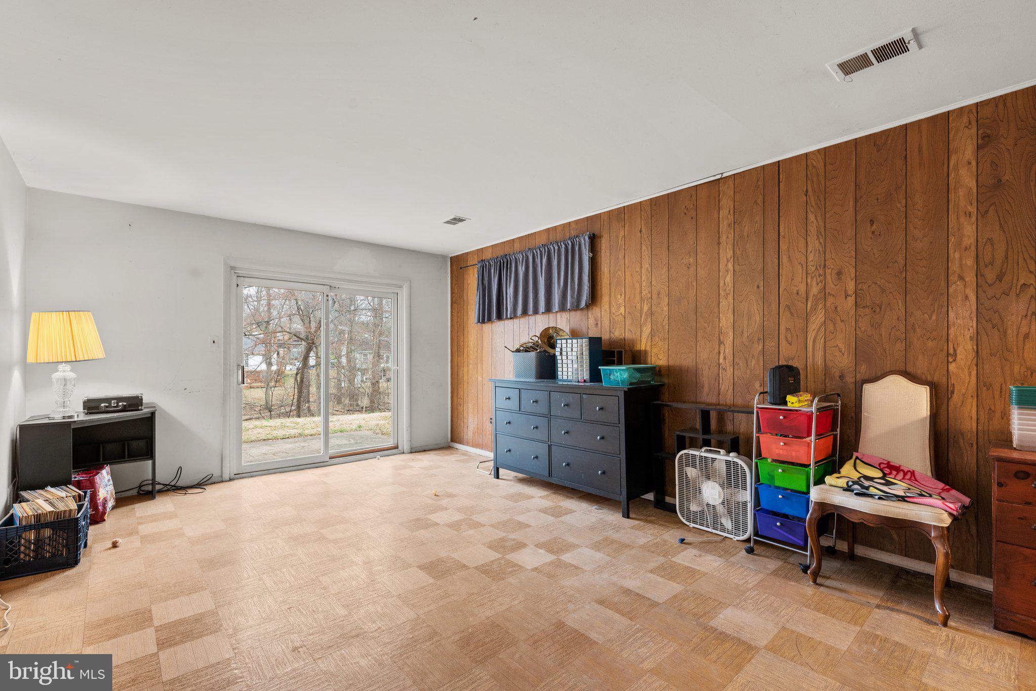 MANOR WOODS - Residential