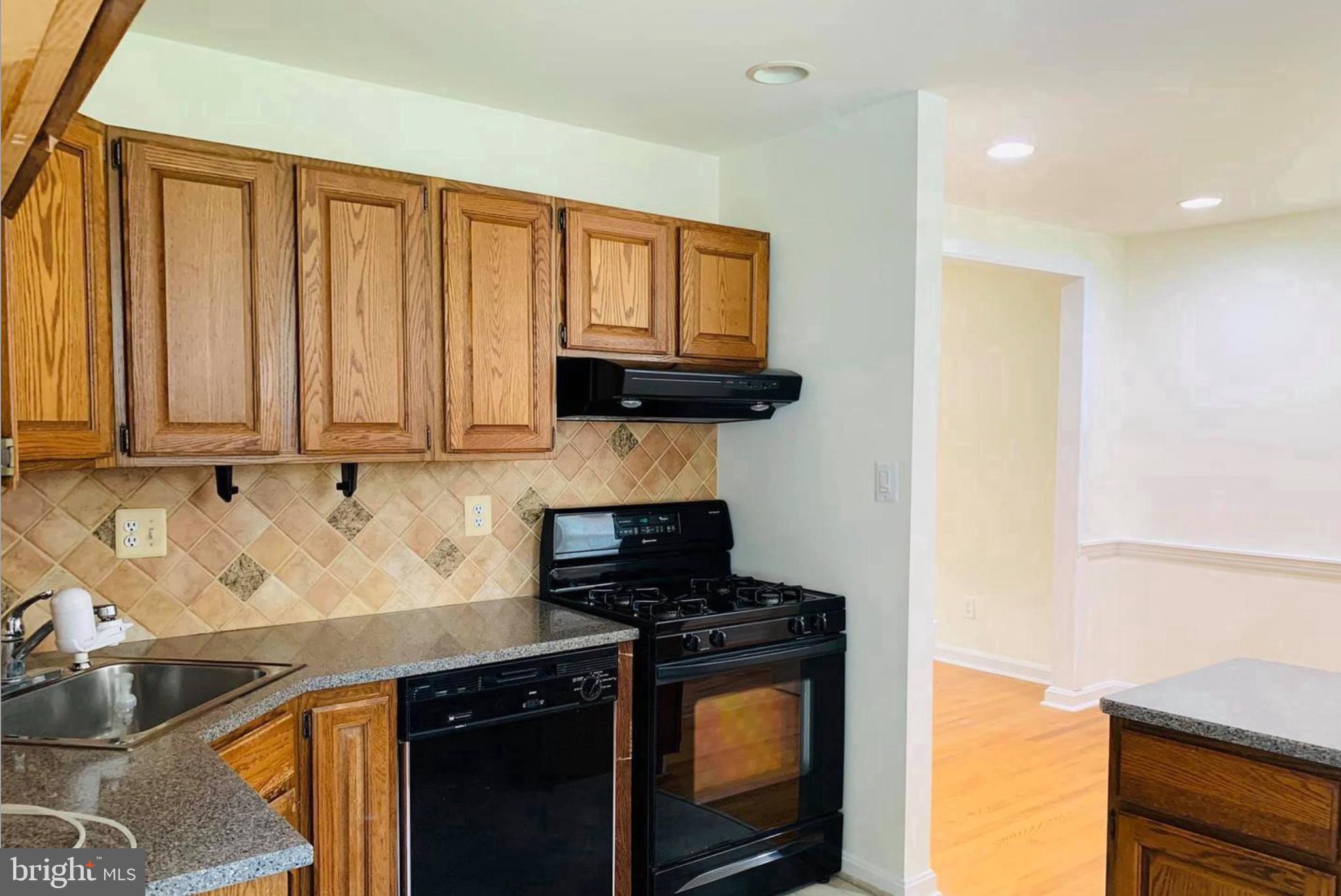 RANDOLPH HILLS - Residential Lease