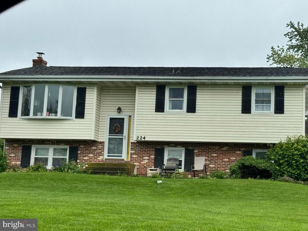 Photo of 224 Oberholtzer Road, ELIZABETHTOWN, PA 17022 (MLS # PALA2070644)