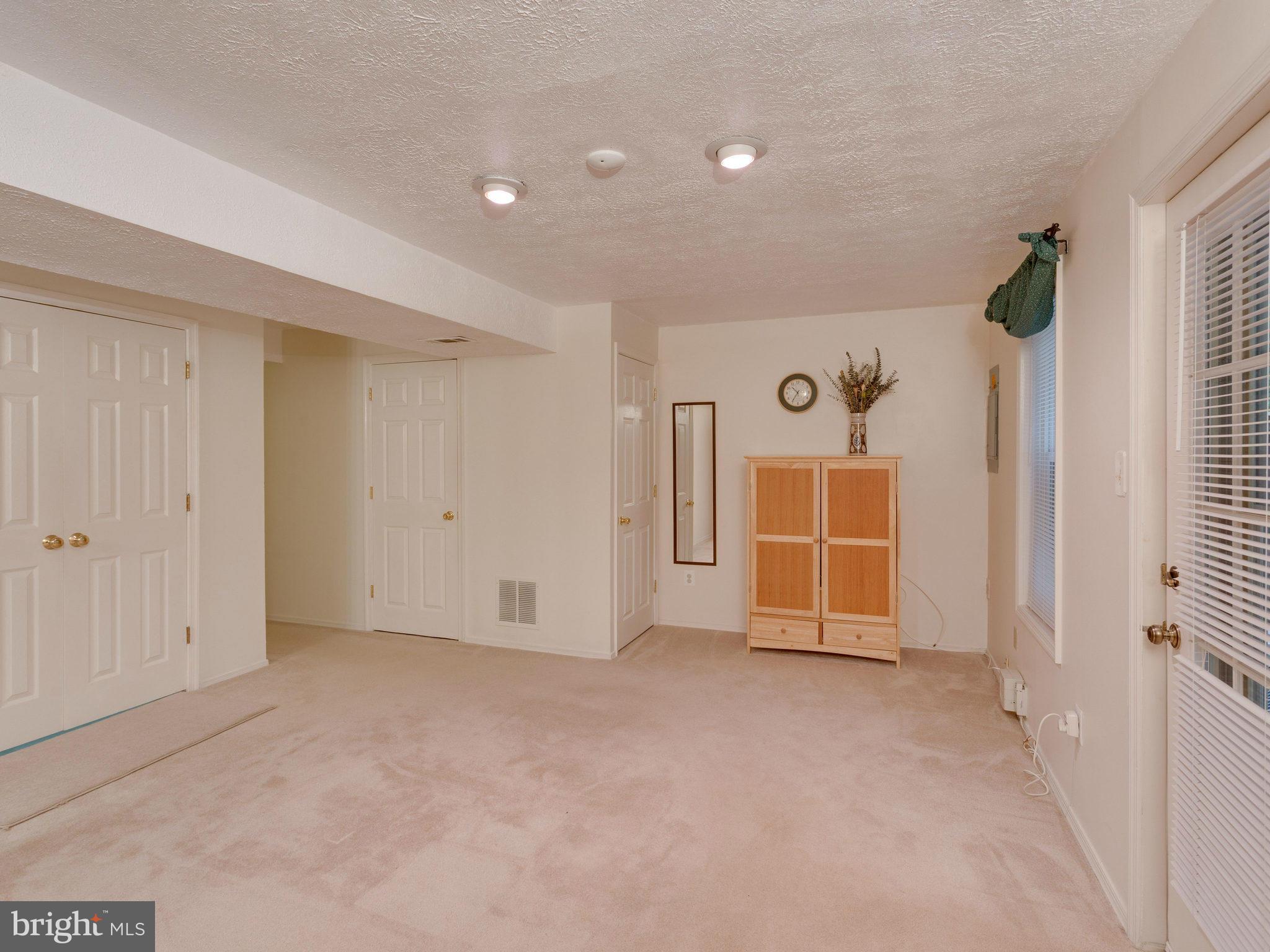 MONTCLAIR - Residential