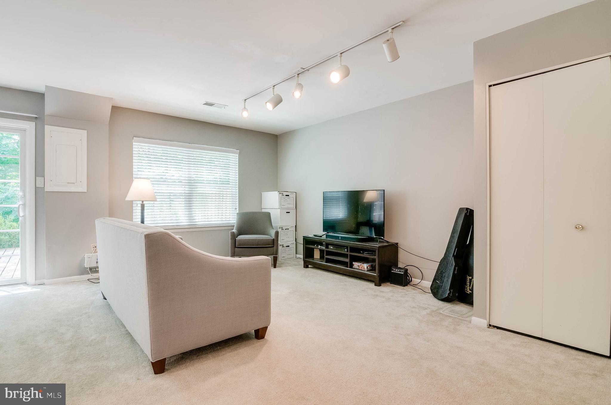 SADDLER OAKS - Residential