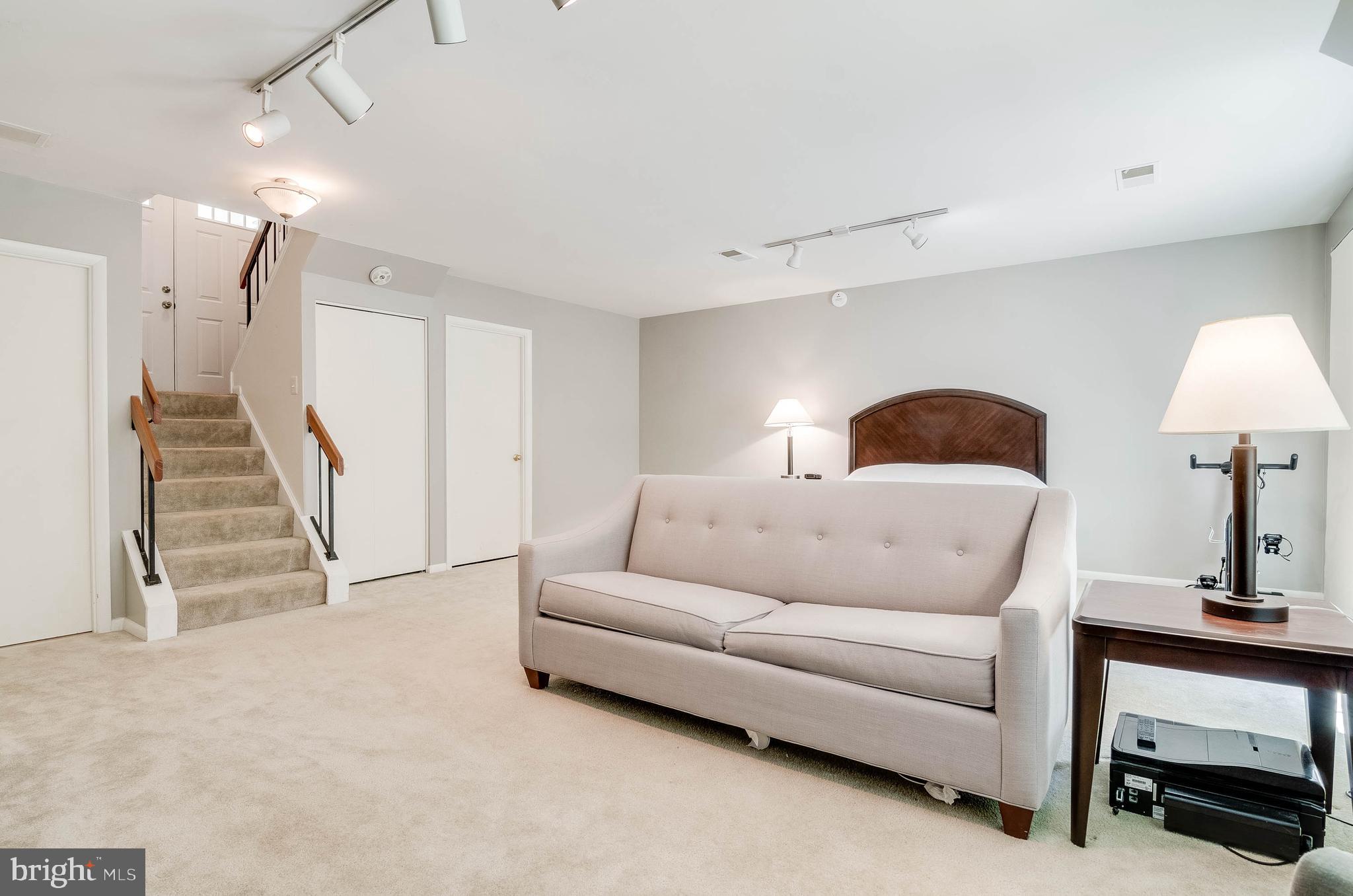 SADDLER OAKS - Residential