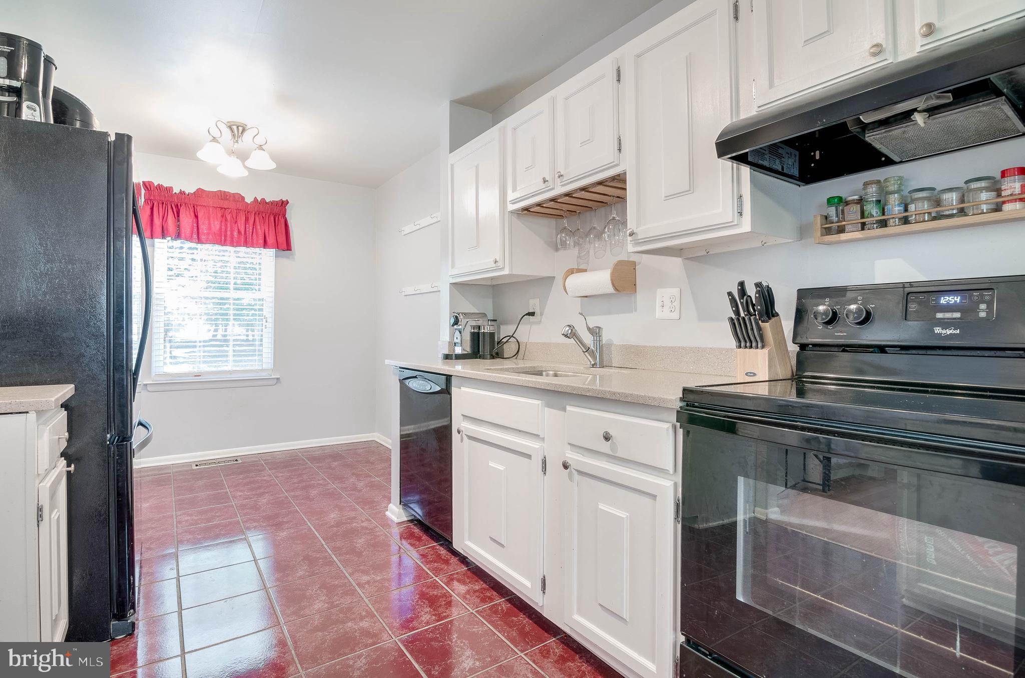 SADDLER OAKS - Residential