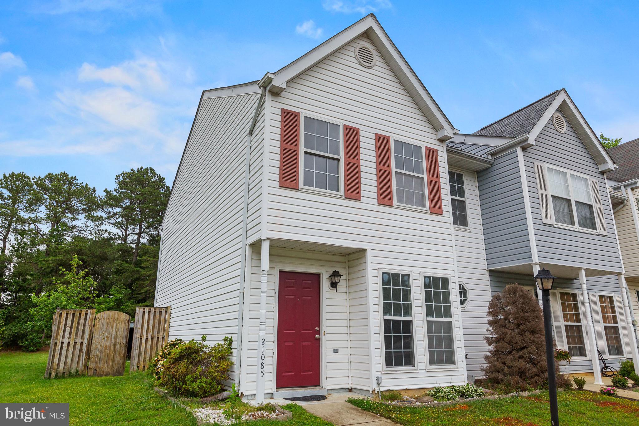 Welcome to 21085 Jenna Court, a freshly renovated end-unit townhome tucked just minutes from Pax River, shopping, dining, and everything you need.
This three-bedroom, one-and-a-half-bath home has been updated with brand new flooring and fresh paint throughout. The end-unit location offers more privacy and extra natural light, and the backyard is a great space for relaxing, hosting, or simply enjoying the outdoors.
You’ll also find the convenience of assigned parking and a location that makes daily errands or commuting a breeze. Whether you're a first-time homebuyer or just looking for something move-in ready and affordable, this home is the perfect choice!