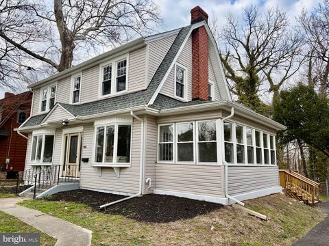 Photo of 246 Briar Hill Lane, WOODBURY, NJ 08096 (MLS # NJGL2071262)