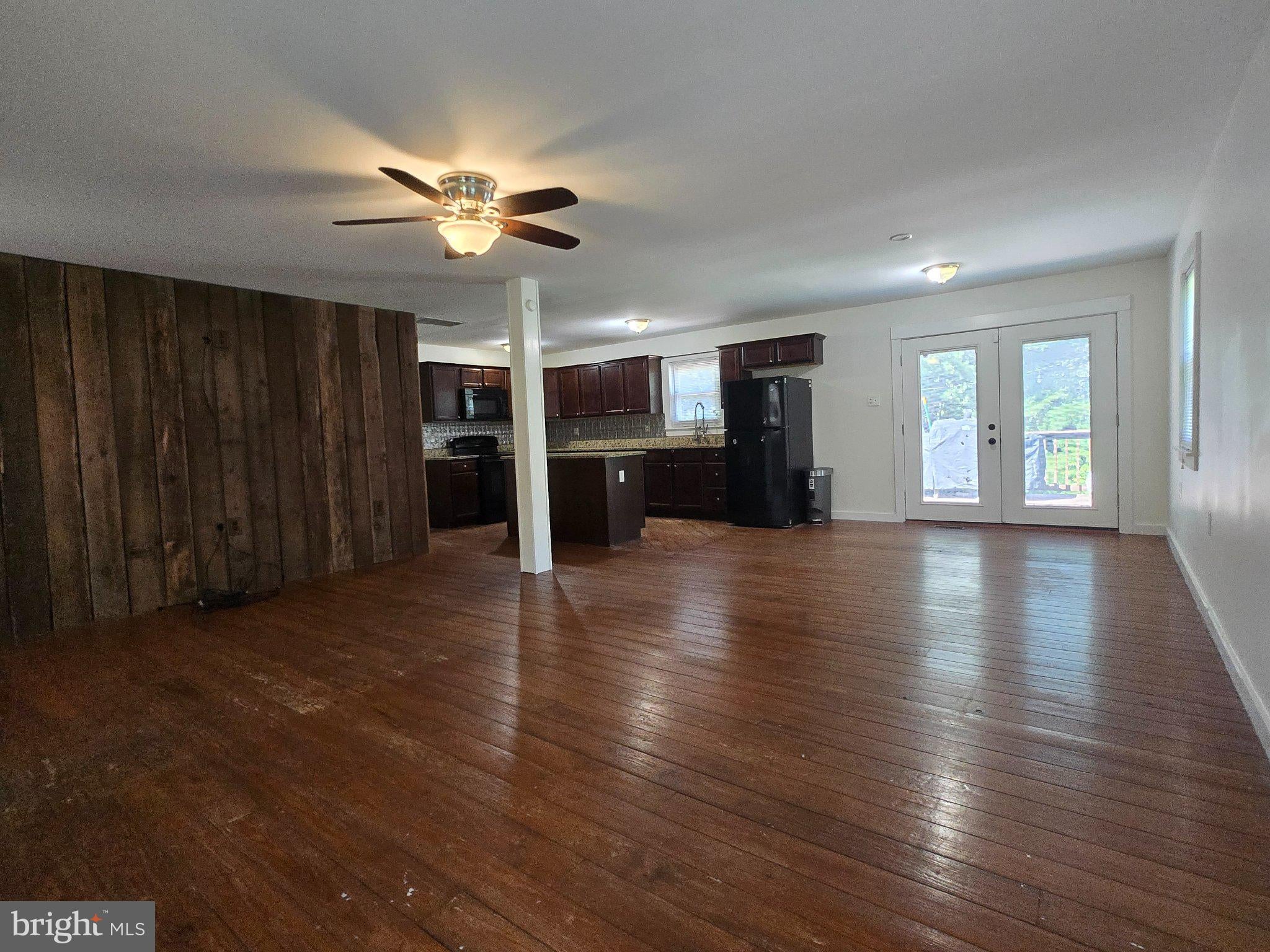 5900 BRADLEY LANE