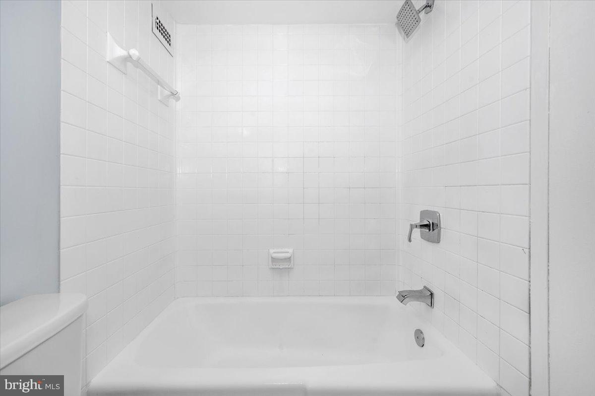 PROMENADE TOWERS - Residential