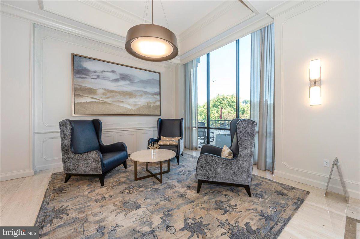 PROMENADE TOWERS - Residential