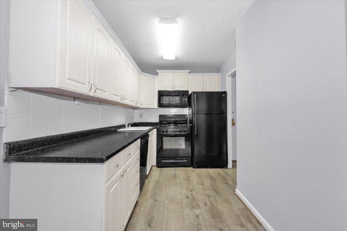 PROMENADE TOWERS - Residential