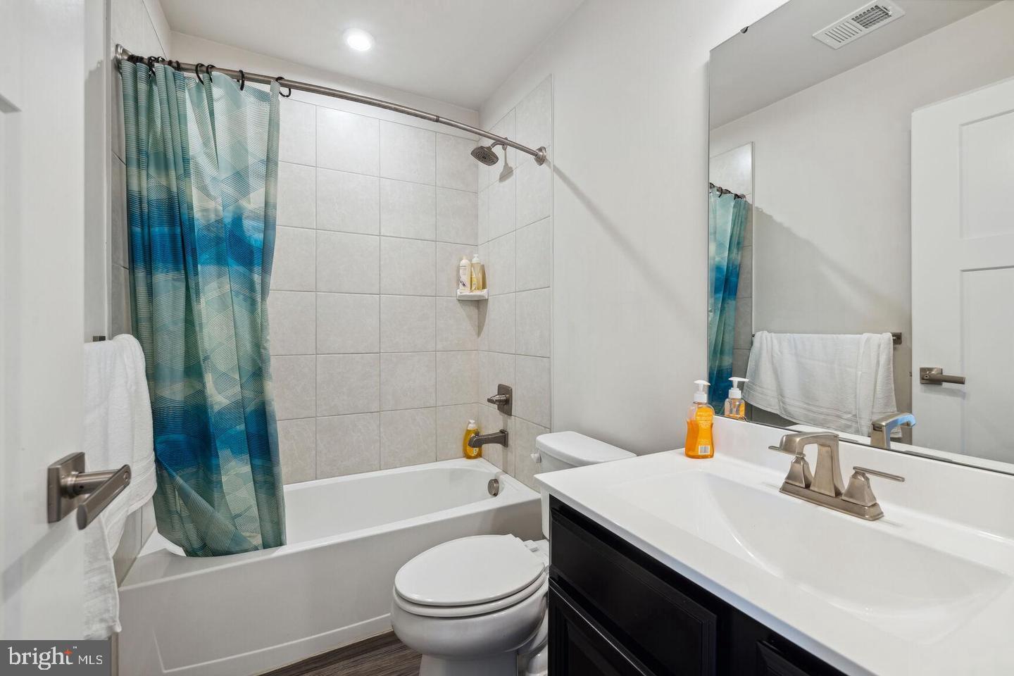 LAKE LINGANORE - Residential Lease