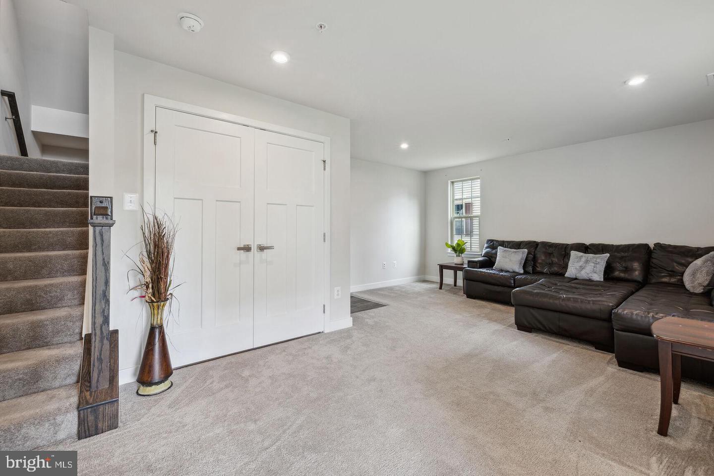 LAKE LINGANORE - Residential Lease