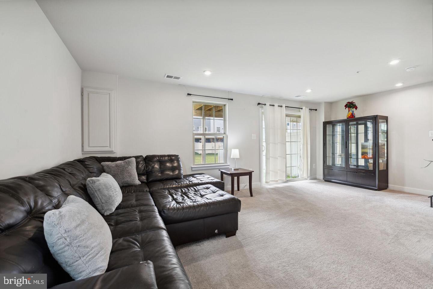 LAKE LINGANORE - Residential Lease