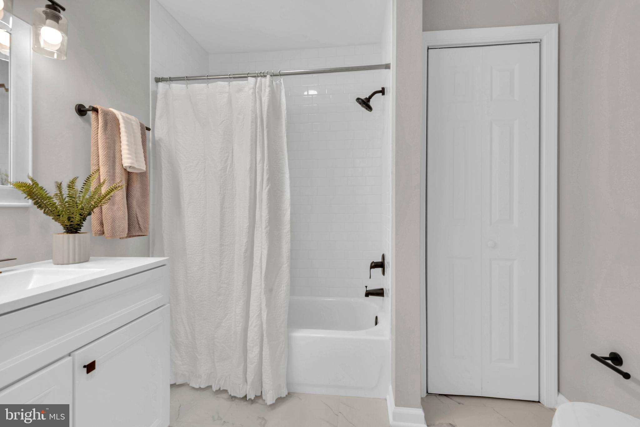 BAY CITY - Residential